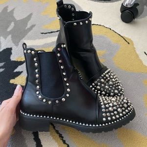 Black ankle boots 8 size faux leather